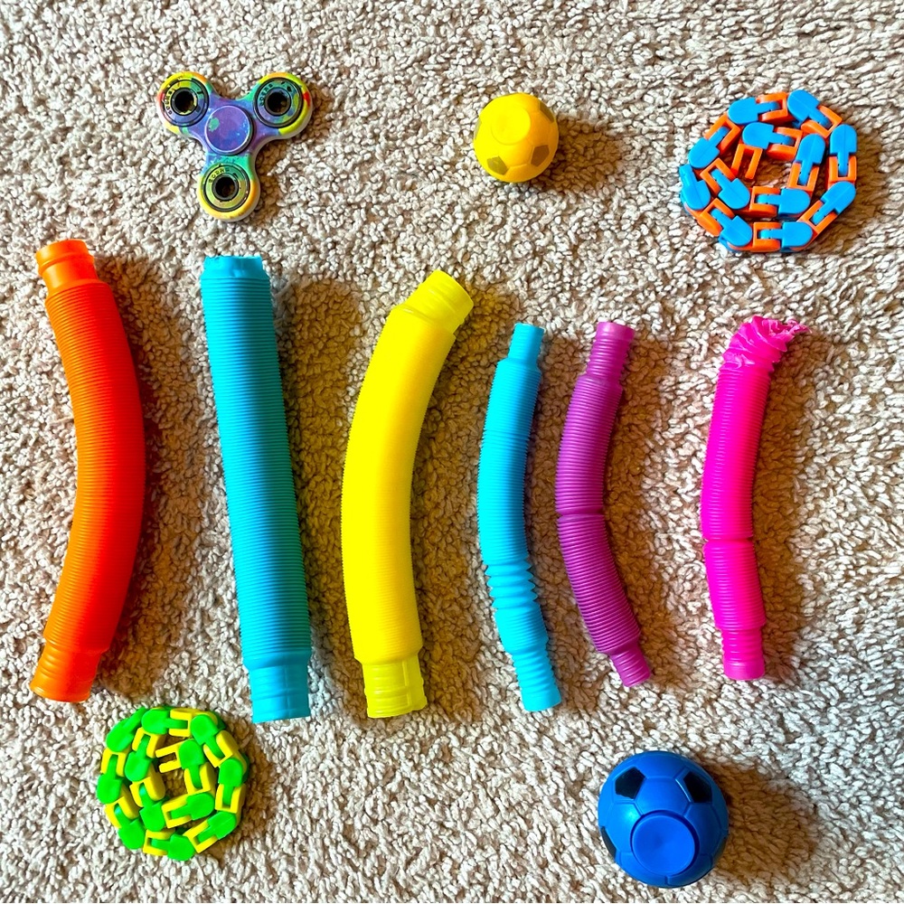 Pop Tubes, Wacky Tracks, & Fidget spinner pack! 😝
